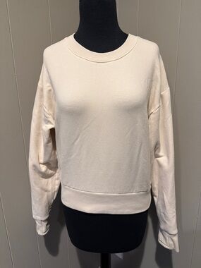 B40 Athleta Women’s XS Cream Lightweight Crewneck Sweatshirt